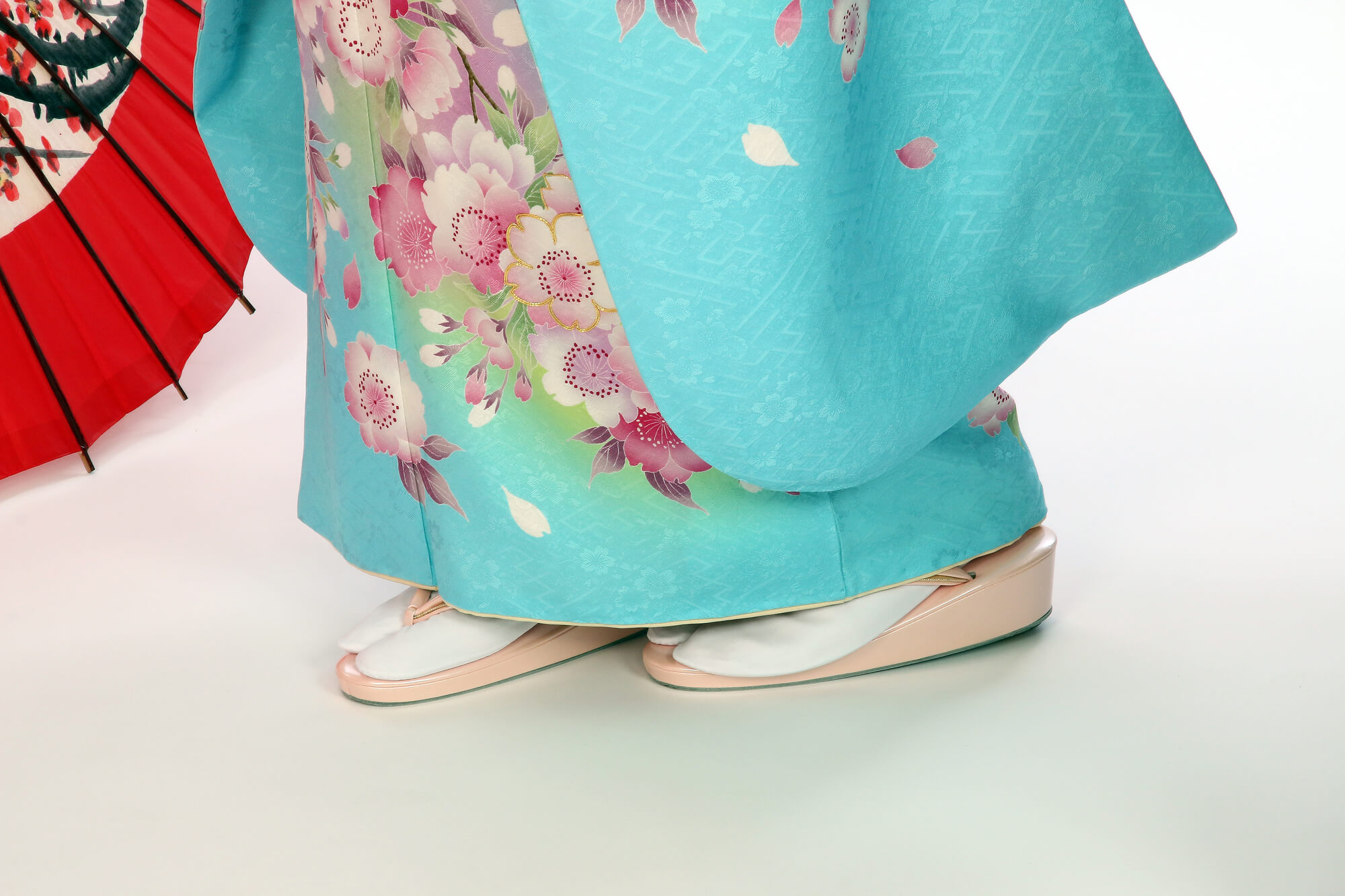 日本舞踊の歩き方を学ぶ（すり足や足運びのコツ）